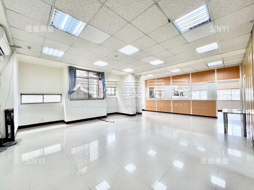 松江南京高樓邊間坡平車位房屋室內格局與周邊環境