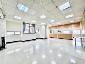 松江南京高樓邊間坡平車位