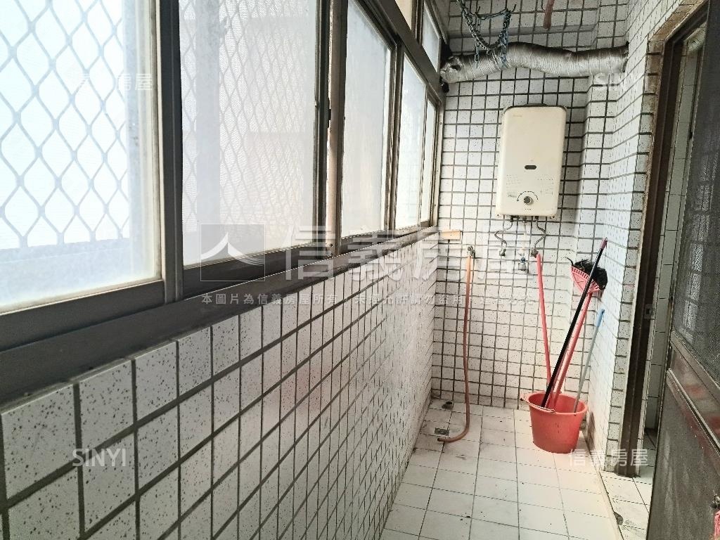 太子雅緻大美寓附車位讚房屋室內格局與周邊環境