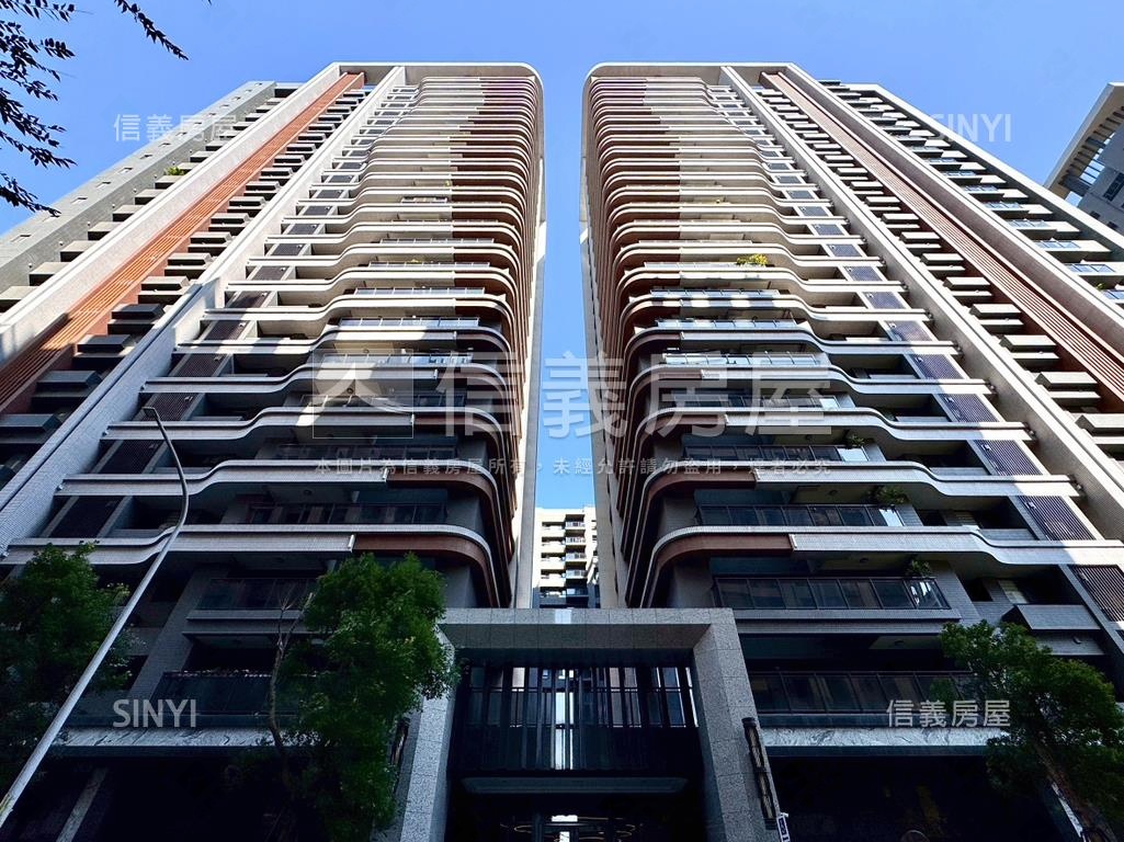 世界花園視野三房平車房屋室內格局與周邊環境