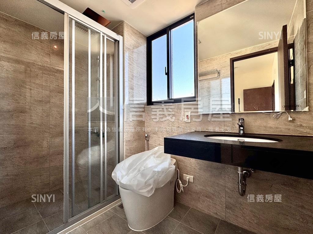 世界花園視野三房平車房屋室內格局與周邊環境