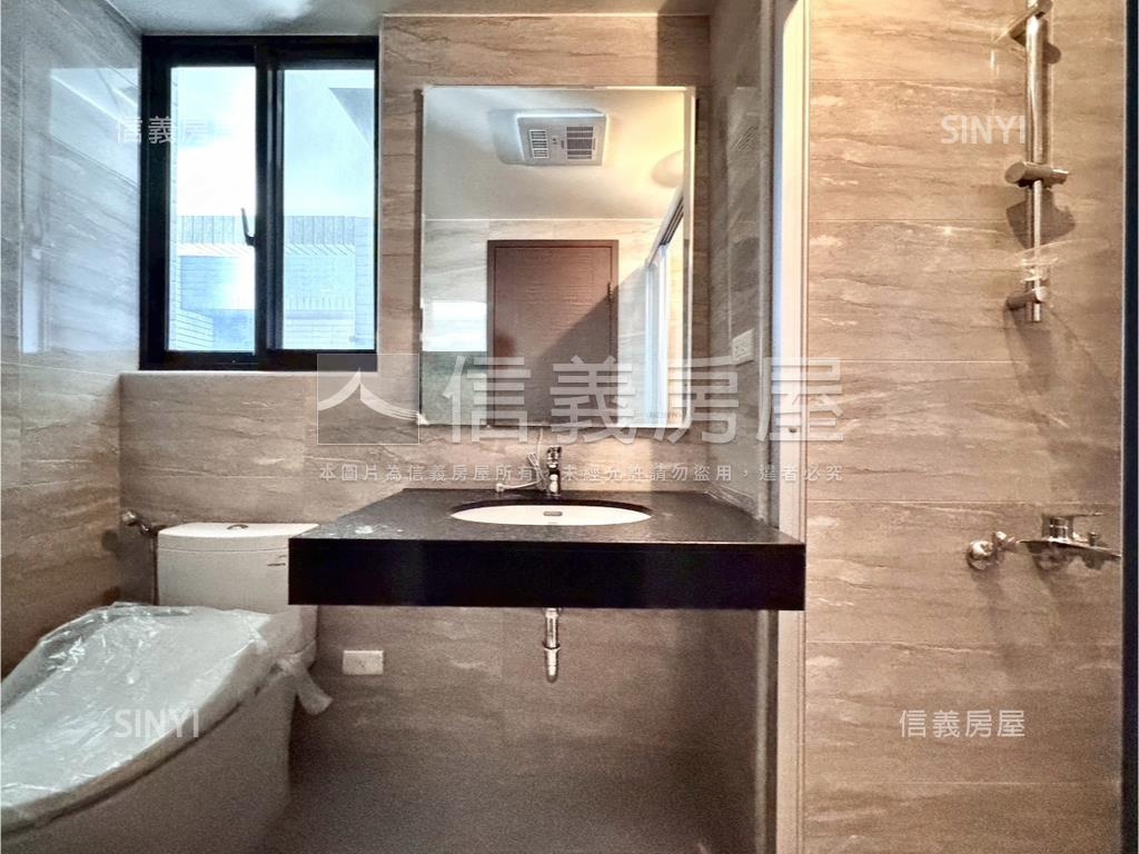 世界花園視野三房平車房屋室內格局與周邊環境