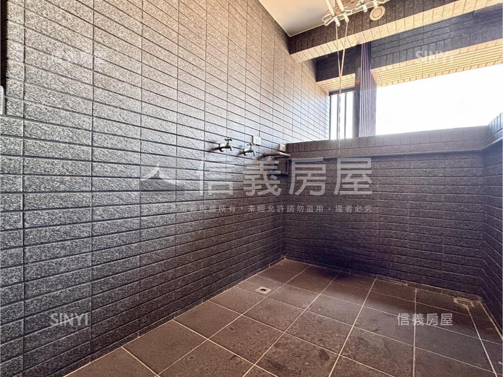 世界花園視野三房平車房屋室內格局與周邊環境