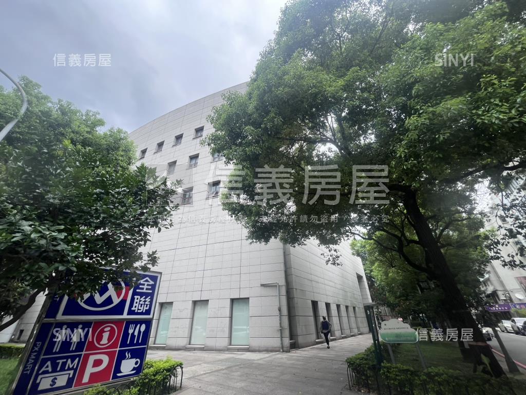 近中山國中旺虹園坡平車位房屋室內格局與周邊環境