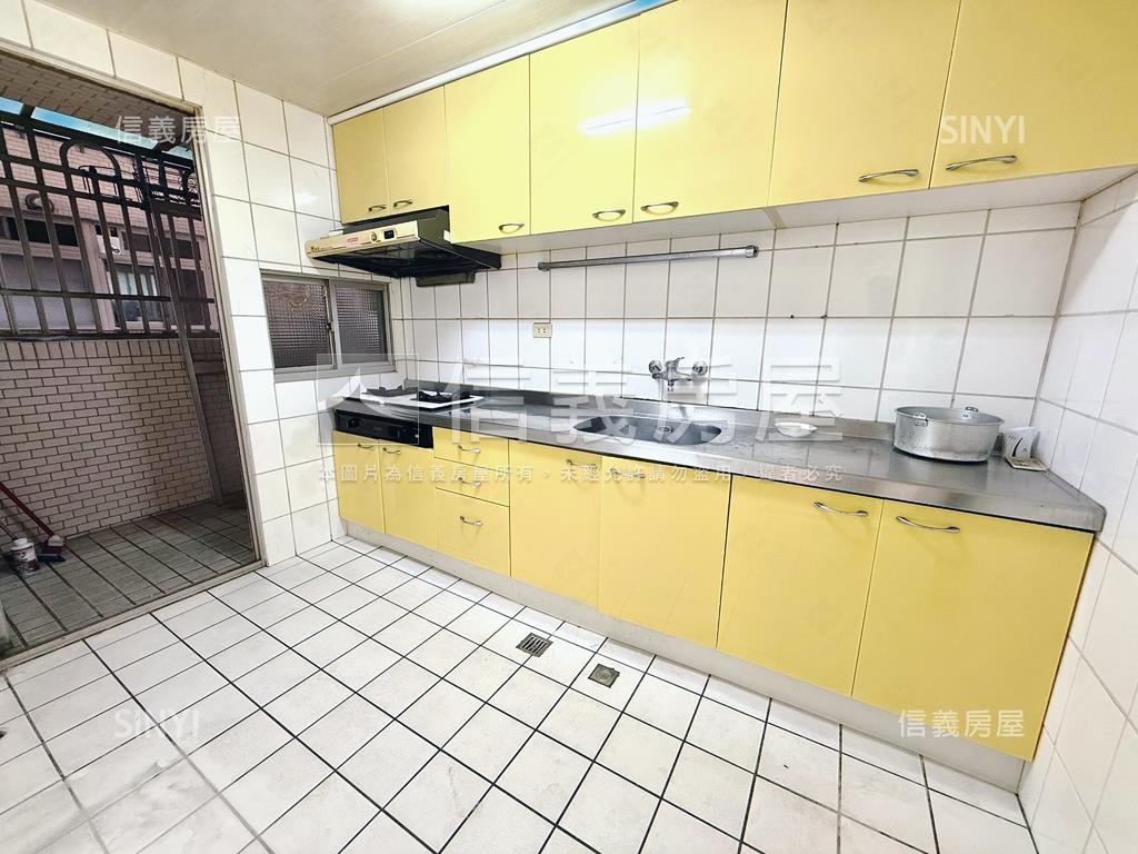 大鵬景美溪高樓河景大戶房屋室內格局與周邊環境
