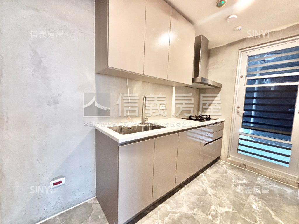 東騰青一，公園溪景房屋室內格局與周邊環境