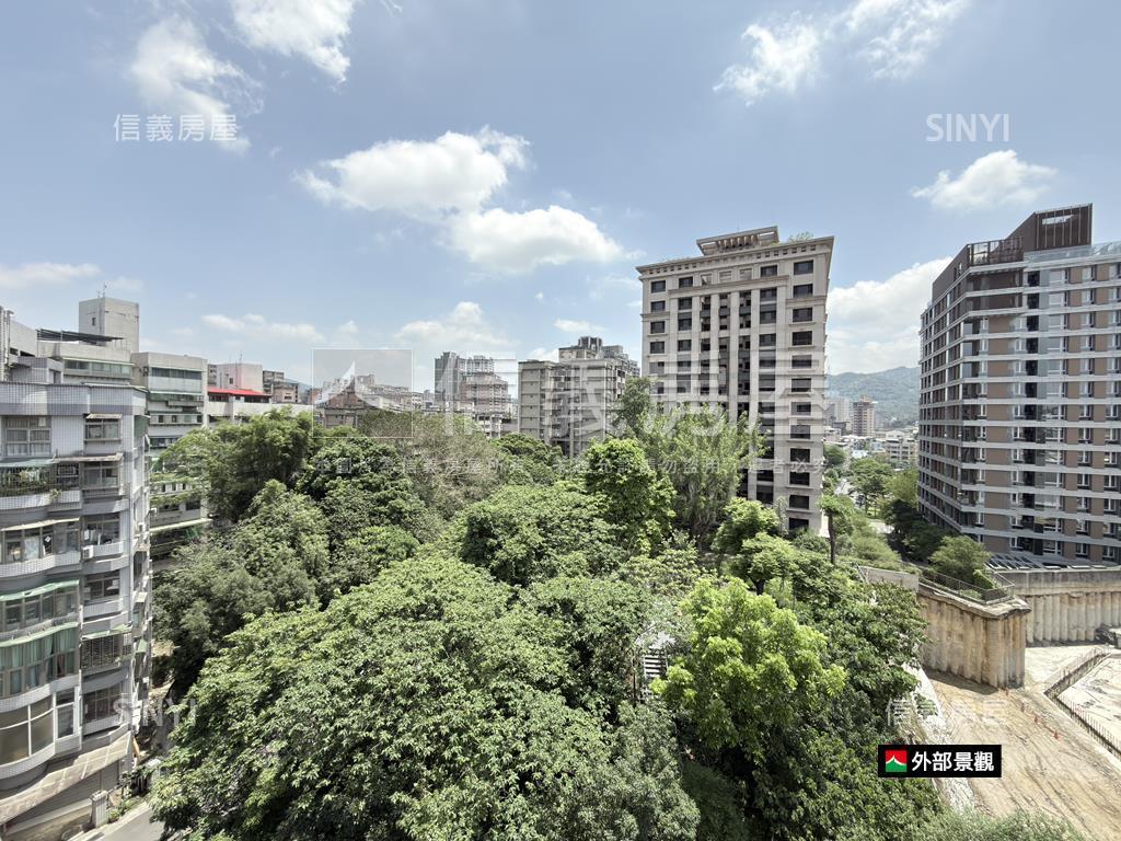 正面綠景層峰美宅房屋室內格局與周邊環境