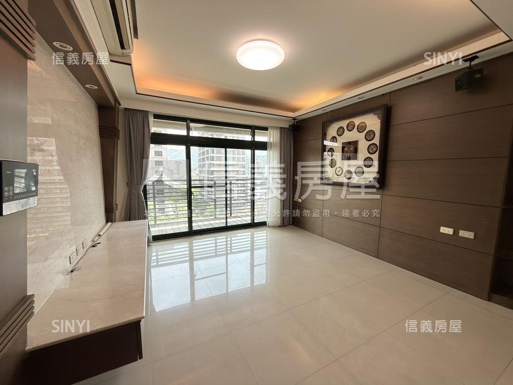 正面綠景層峰美宅房屋室內格局與周邊環境