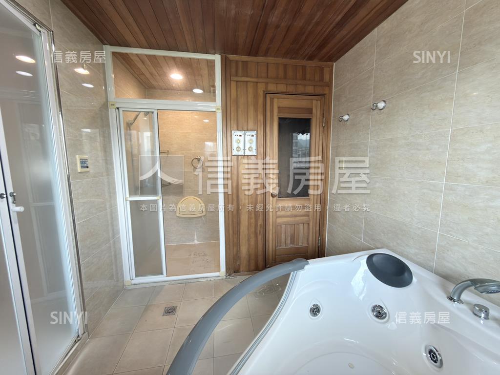 正面綠景層峰美宅房屋室內格局與周邊環境