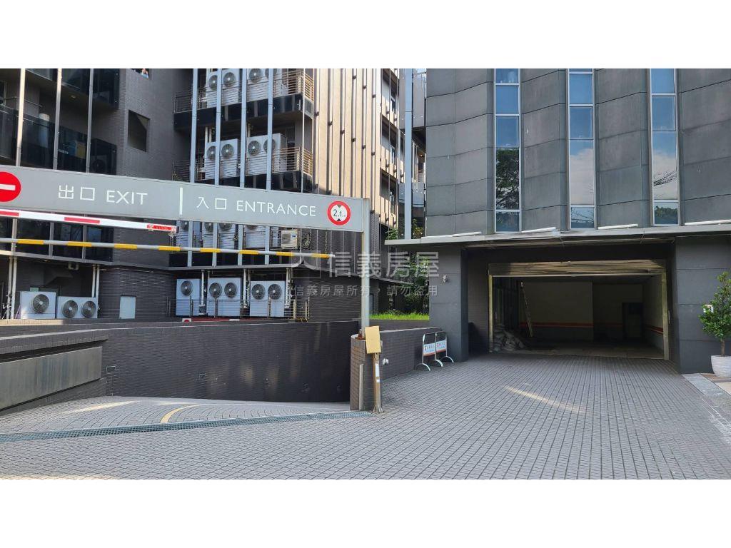 ＢＯＳＳ世界特區辦公４房屋室內格局與周邊環境