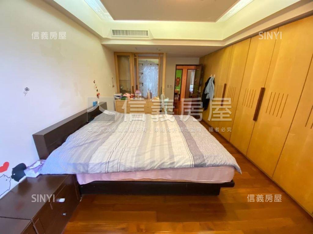 中悅班芙四房車位房屋室內格局與周邊環境