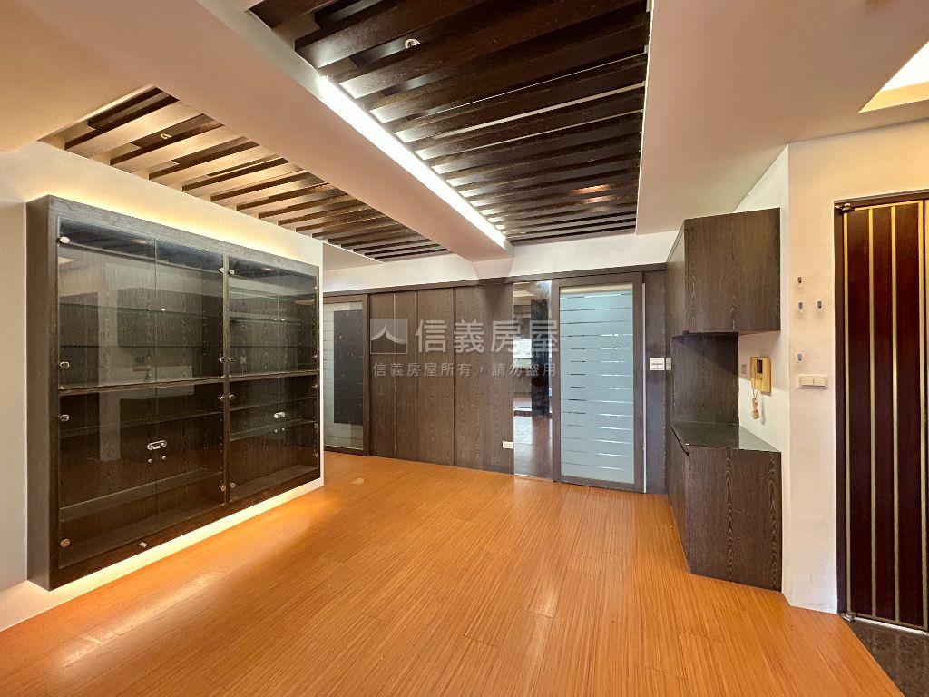 康橋首席˙捷運豪邸房屋室內格局與周邊環境