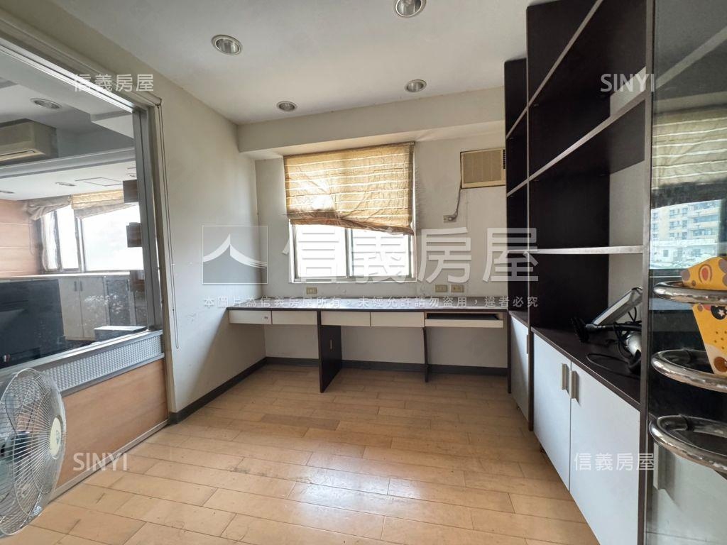 根地臻品三房車位房屋室內格局與周邊環境