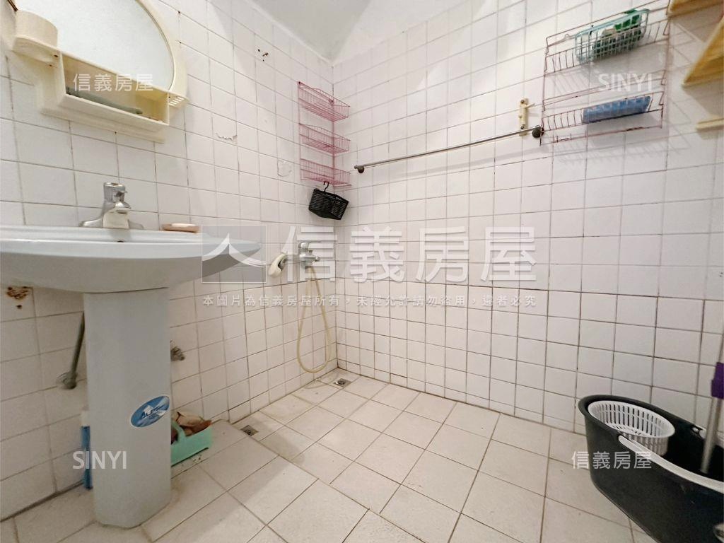 府安大地坪面寬美宅房屋室內格局與周邊環境