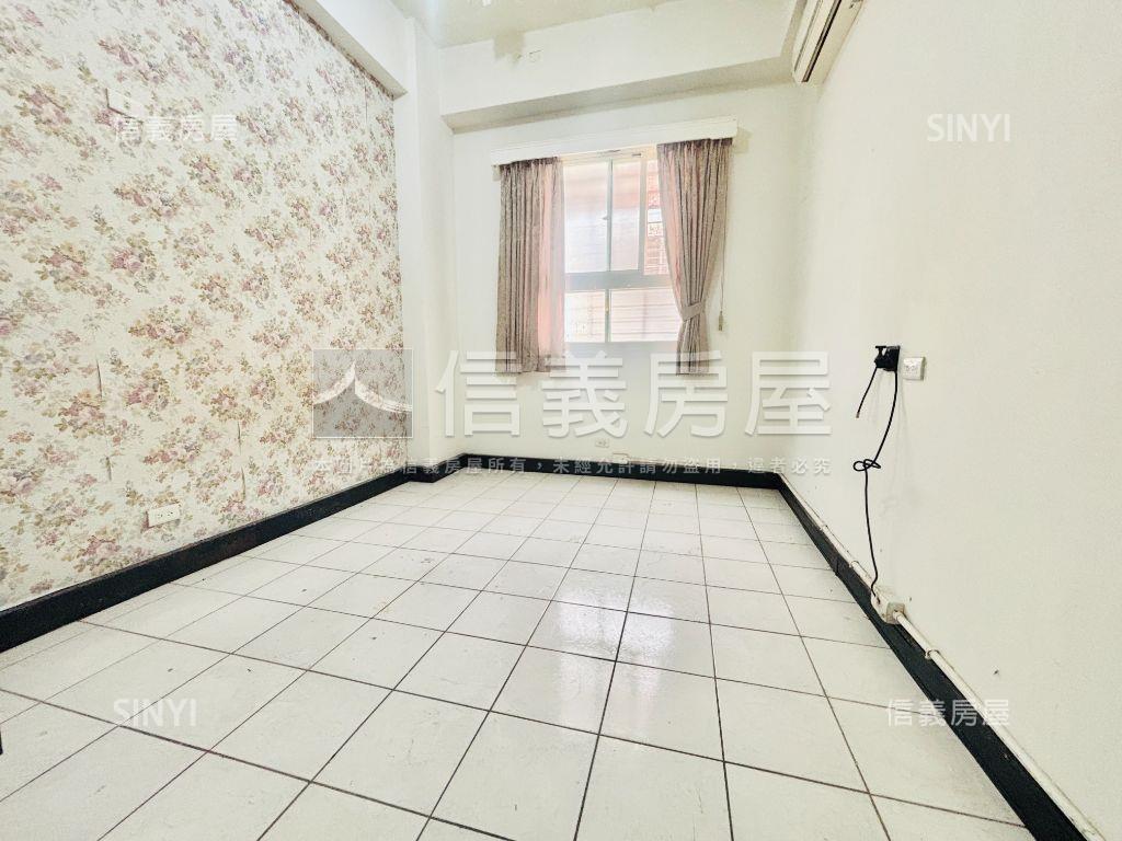 星鑽坡平車位房屋室內格局與周邊環境