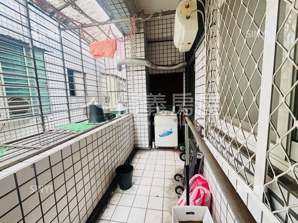 星鑽坡平車位房屋室內格局與周邊環境