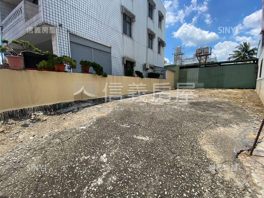 軟體園區臨路土地房屋室內格局與周邊環境