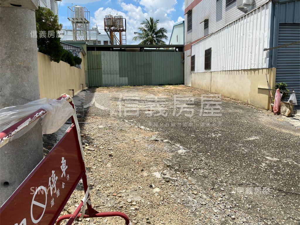 軟體園區臨路土地房屋室內格局與周邊環境