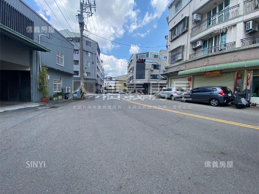 軟體園區臨路土地房屋室內格局與周邊環境