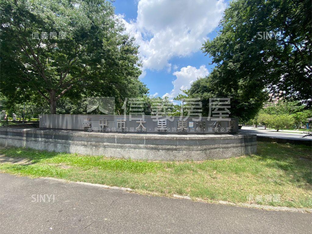 軟體園區臨路土地房屋室內格局與周邊環境