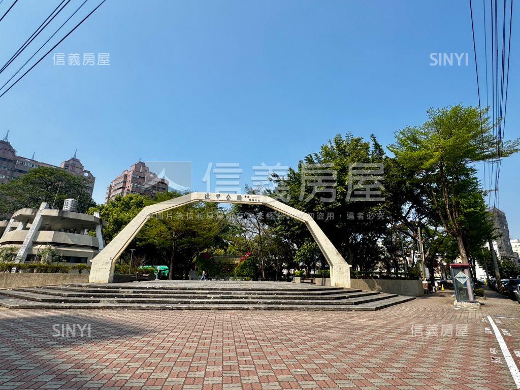 正逢甲路稀有黃金店面房屋室內格局與周邊環境