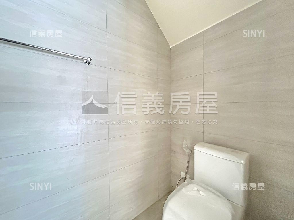 東大萌店面附平車位房屋室內格局與周邊環境