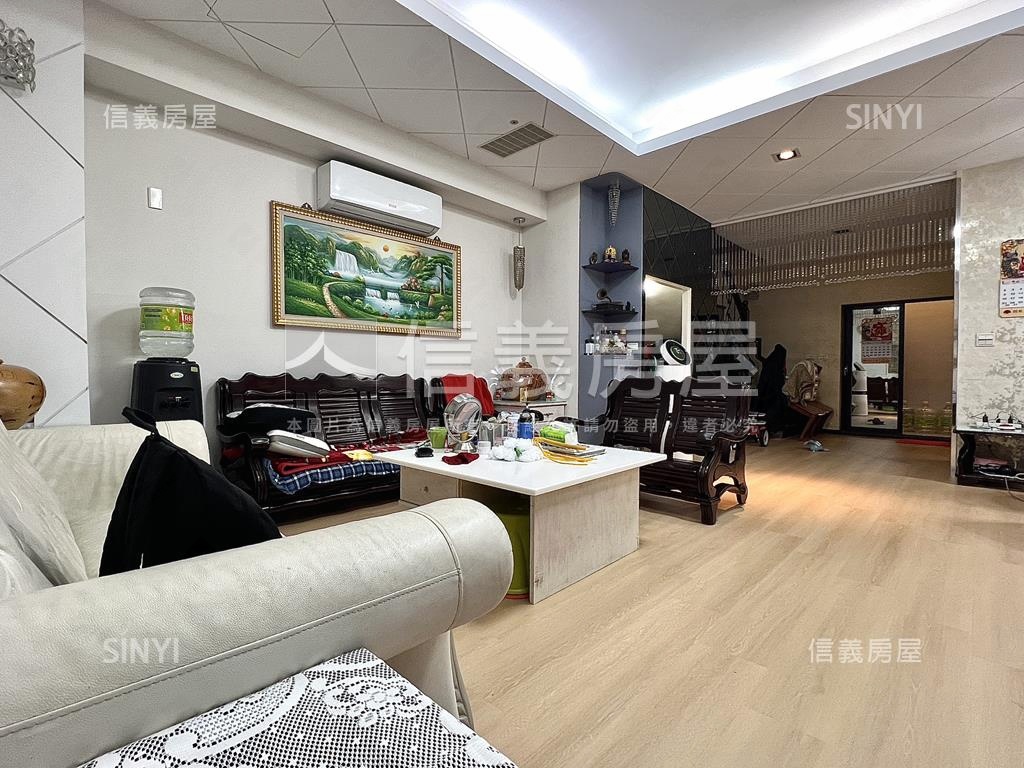 稀有兩層挑高裝潢美屋房屋室內格局與周邊環境