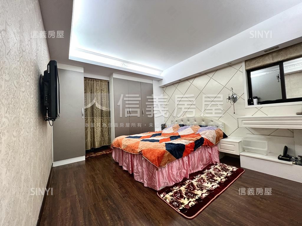 稀有兩層挑高裝潢美屋房屋室內格局與周邊環境