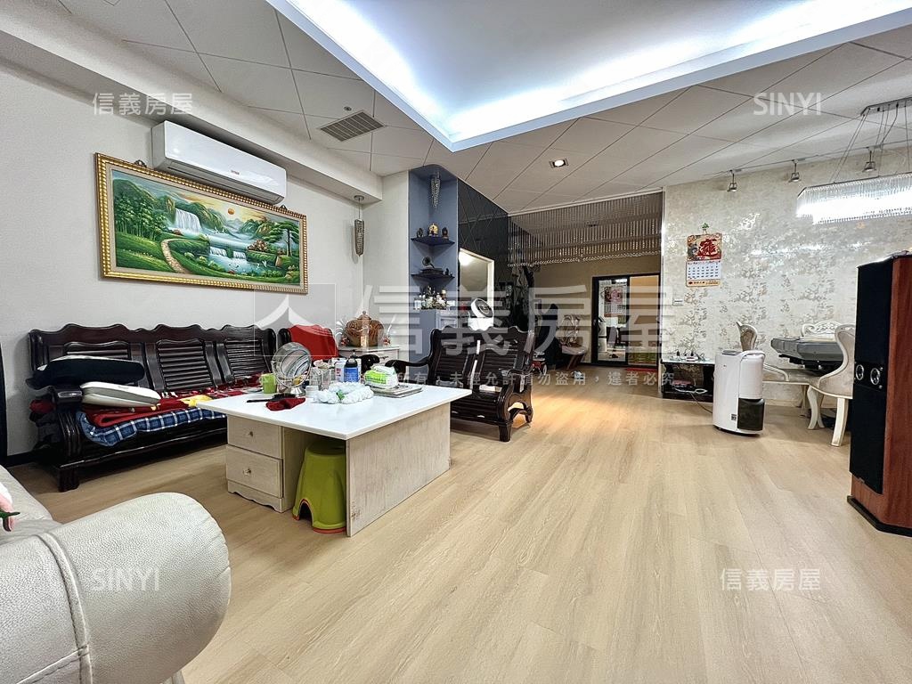 稀有兩層挑高裝潢美屋房屋室內格局與周邊環境