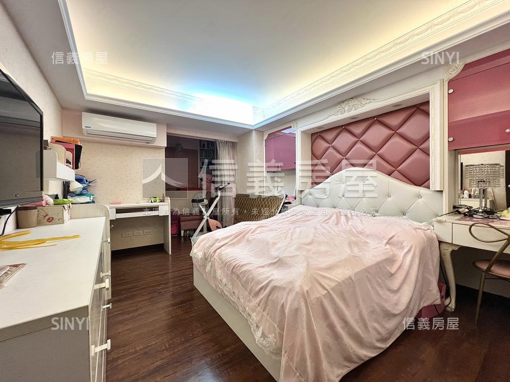 稀有兩層挑高裝潢美屋房屋室內格局與周邊環境