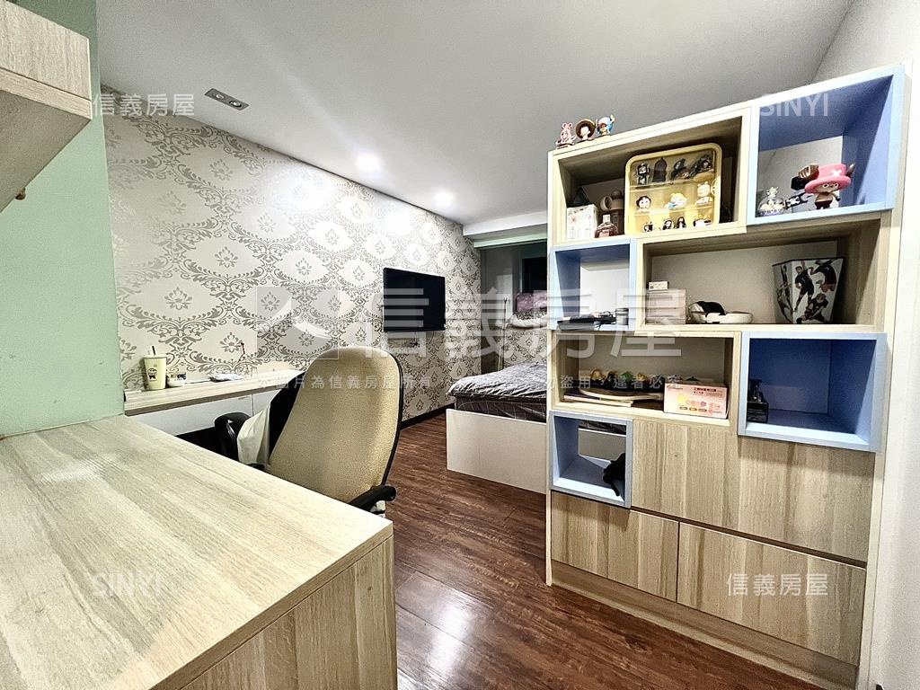 稀有兩層挑高裝潢美屋房屋室內格局與周邊環境