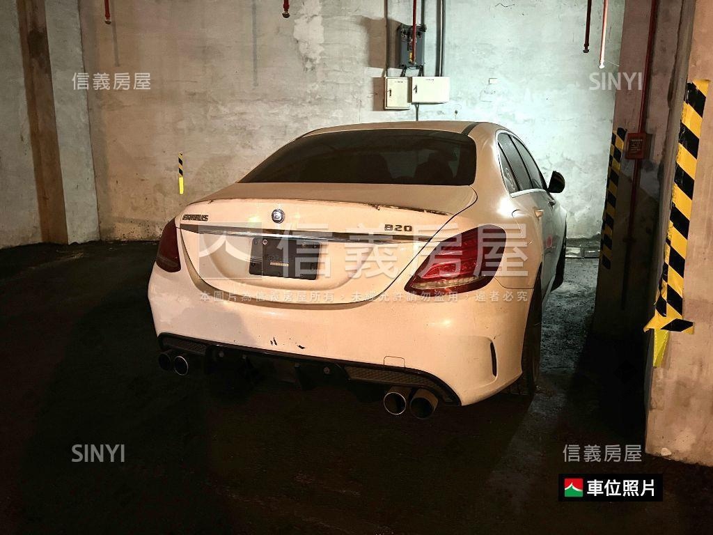 稀有兩層挑高裝潢美屋房屋室內格局與周邊環境