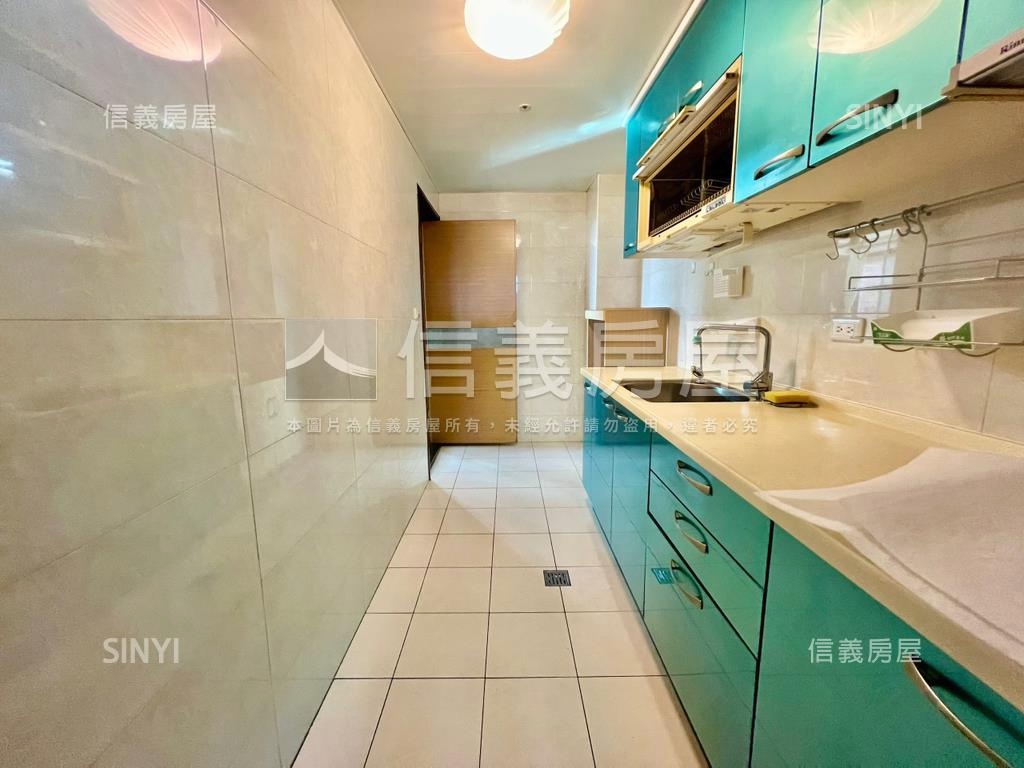仁愛經典三房露臺戶房屋室內格局與周邊環境