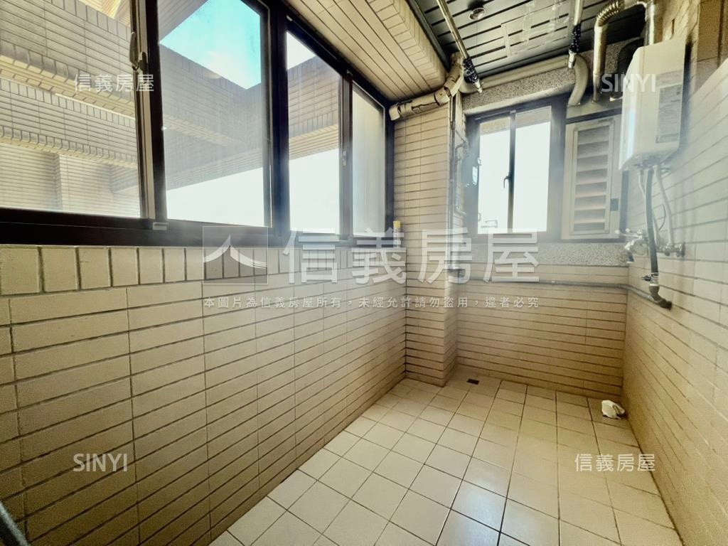 仁愛經典三房露臺戶房屋室內格局與周邊環境