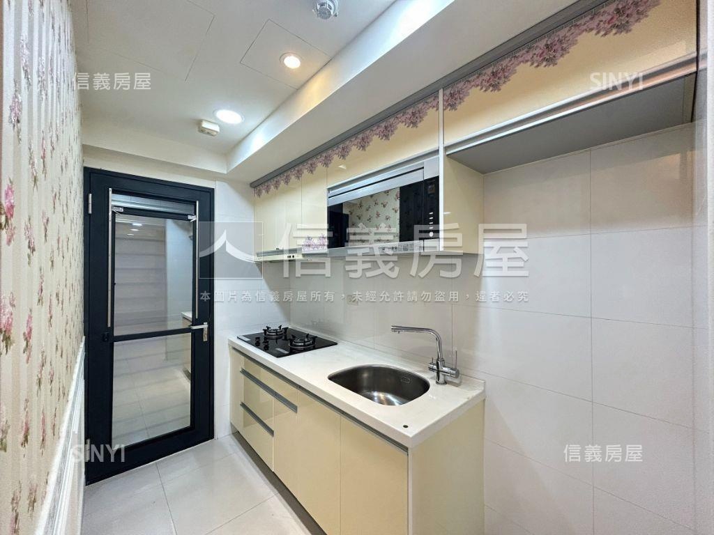 鉑金晶品兩房車位房屋室內格局與周邊環境
