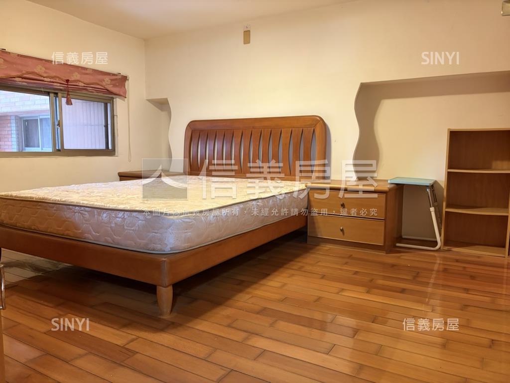 高鮮屋挑高生活居房屋室內格局與周邊環境