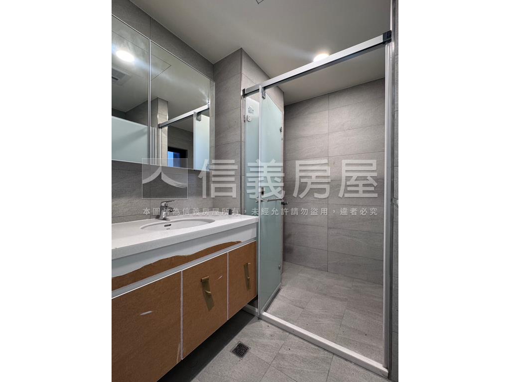 家格綻綻邊間高樓三房房屋室內格局與周邊環境