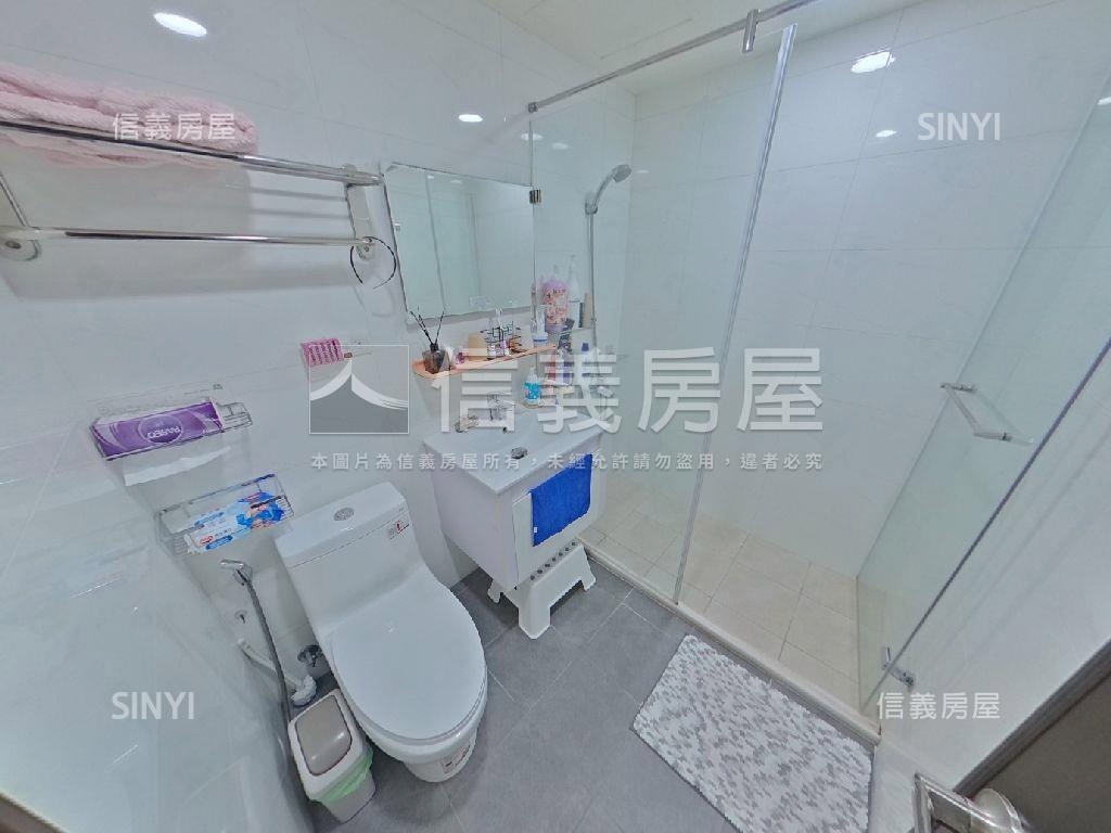 千歲伯爵四房平面車位房屋室內格局與周邊環境