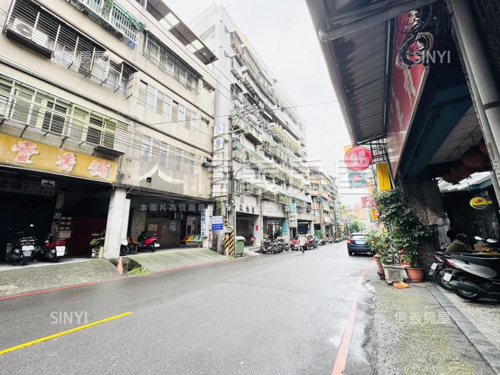 千歲伯爵四房平面車位房屋室內格局與周邊環境