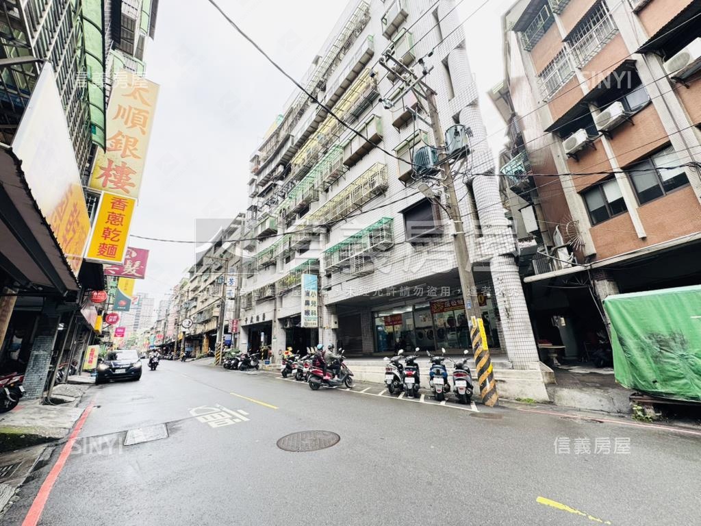 千歲伯爵四房平面車位房屋室內格局與周邊環境