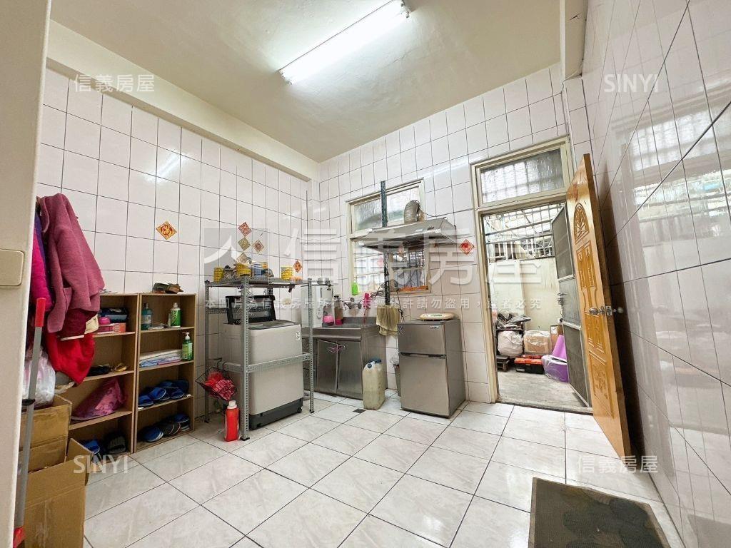 近陽明國中●活路透天房屋室內格局與周邊環境