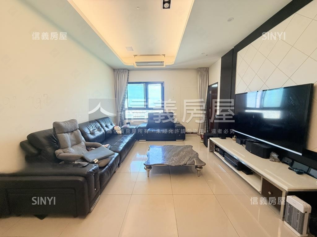 新巨蛋眺望雲端四房車位房屋室內格局與周邊環境