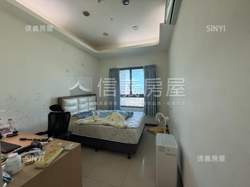 新巨蛋眺望雲端四房車位房屋室內格局與周邊環境