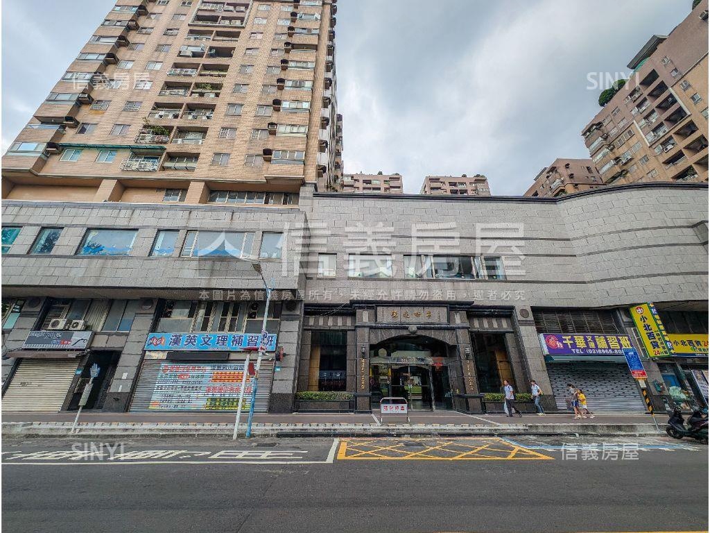 環遊世界漂亮四房車位房屋室內格局與周邊環境