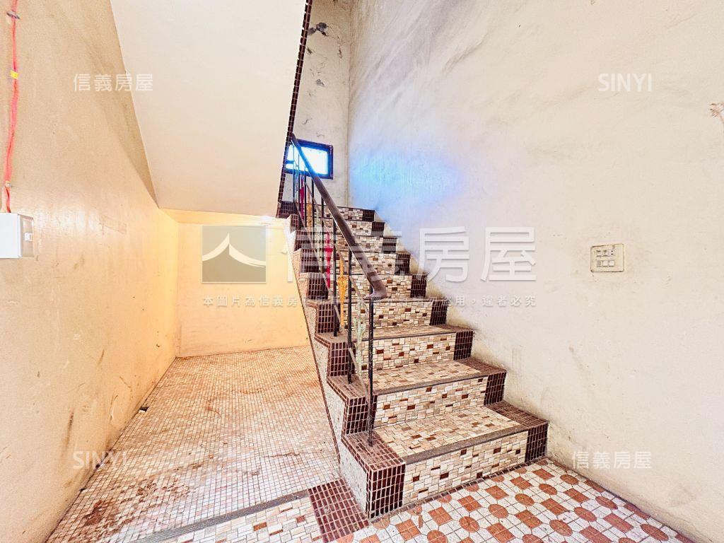 龜山中興路金店面房屋室內格局與周邊環境