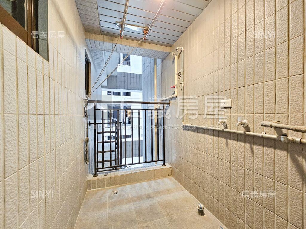 Ａ２０捷運旁景觀三房車位房屋室內格局與周邊環境