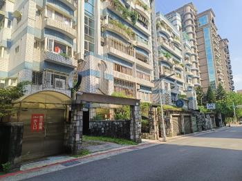 早安大直三房車位