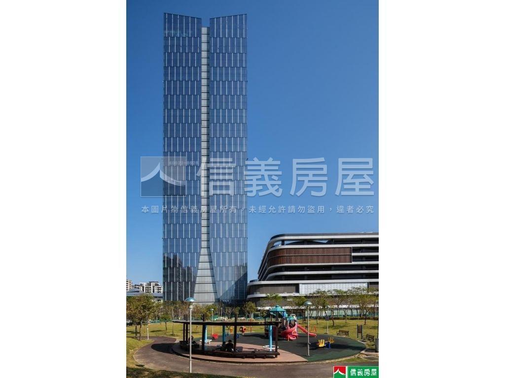 誠售新六藝邊間２房車位房屋室內格局與周邊環境