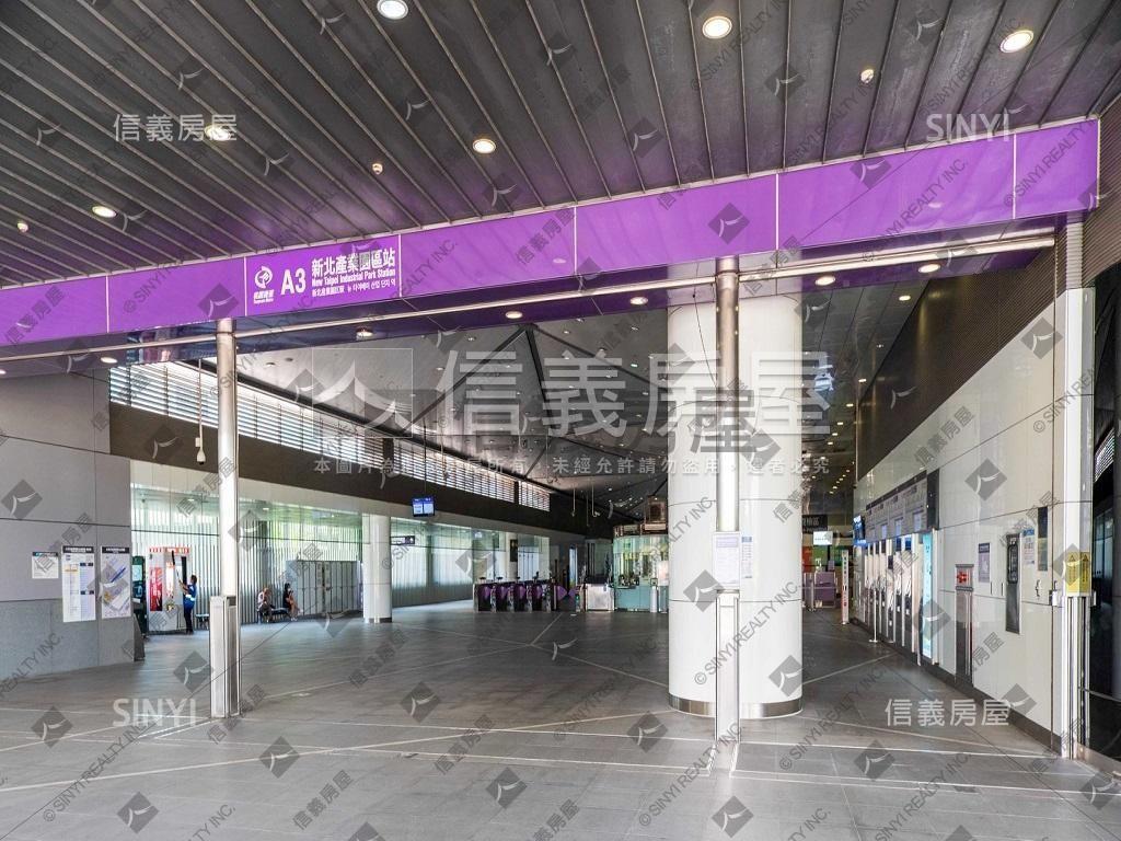 誠售新六藝邊間２房車位房屋室內格局與周邊環境