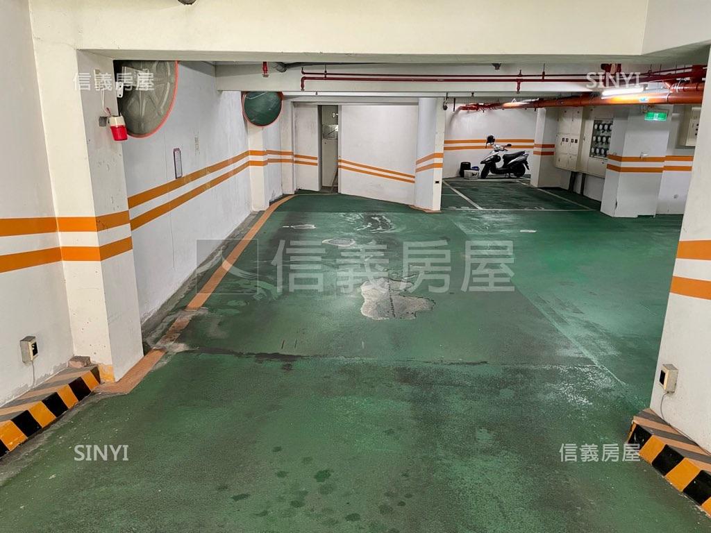 興隆路四段獨立權狀車位房屋室內格局與周邊環境